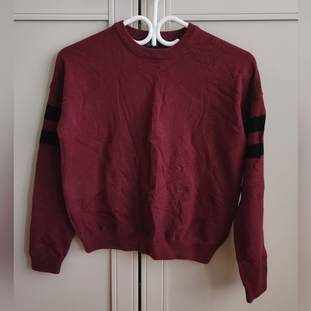 Forever 21 Burgundy knitted long sleeves with black strips on sleeves